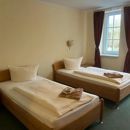 Am Schoenower Schlosspark 3* Passow (Uckermark)